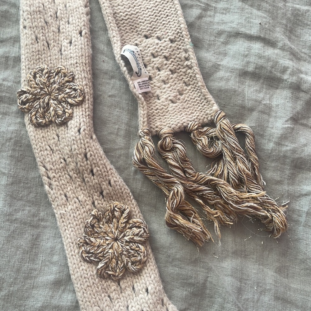 Scarf - Picture 2 of 6